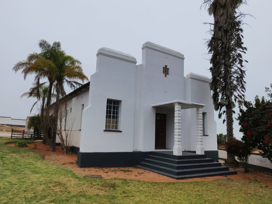 4 Bedroom Property for Sale in Koekenaap Western Cape